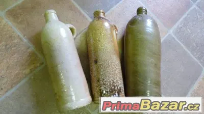 Kyselka minerální voda kameninová lahev