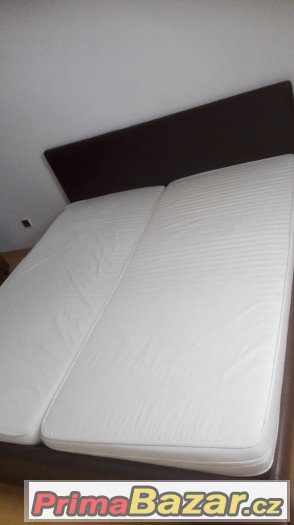Manželská postel – fotografie 3