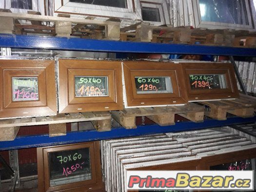 prodam plastove sklepni oknp 90x40 zlaty dub/bila – fotografie 5