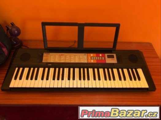 Keyboard yamaha a akustická kytara – fotografie 4