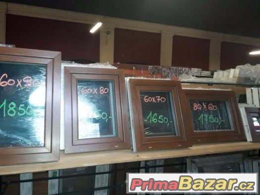 plastové sklepní okno zlaty dub/bila – fotografie 4