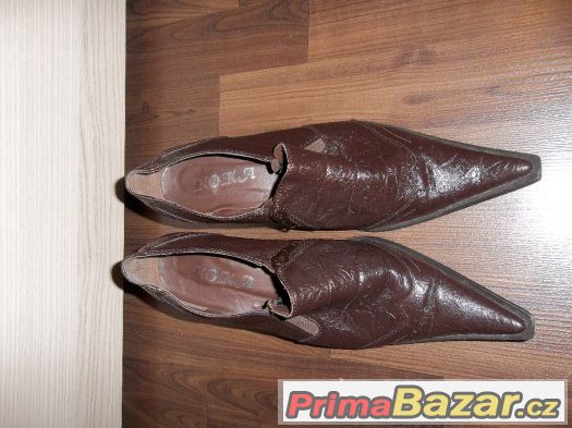 Lodičky - tmavě hnědé – fotografie 1