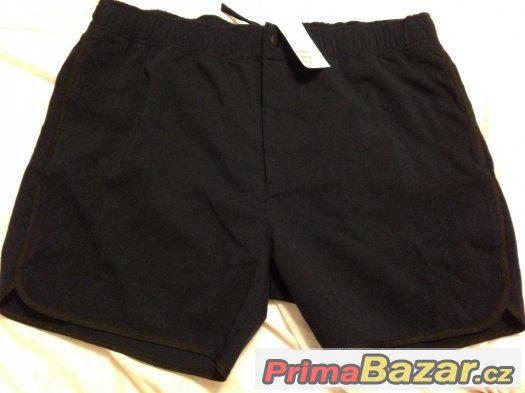 Kraťasy z H&M – fotografie 1