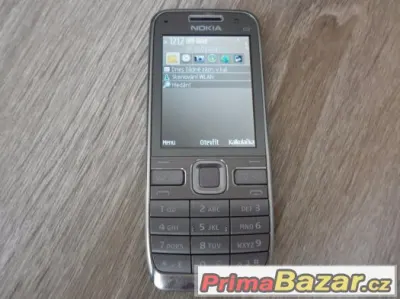 Nokia E52, 3.2MPx, perfektní stav, plně funkční, stříbrná.