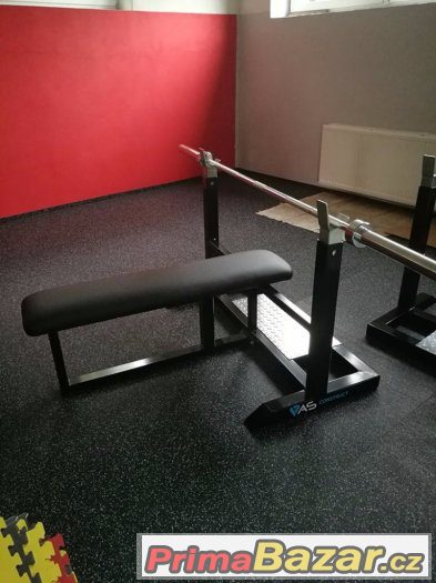 Bench press lavice, Masivní benchpress – fotografie 1