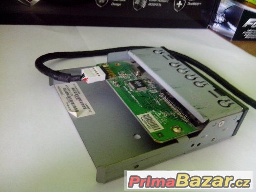 čtečka karet, usb 2.0 Přední panel – fotografie 2