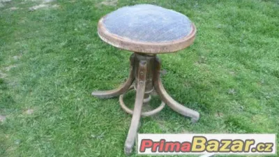 Stolička k piánu