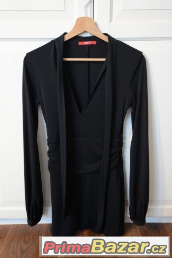 Nádherné tmavě modré společenské šaty – fotografie 3