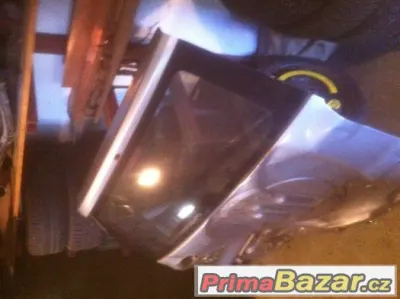 Toyota RAV4 sklo zadních dveří