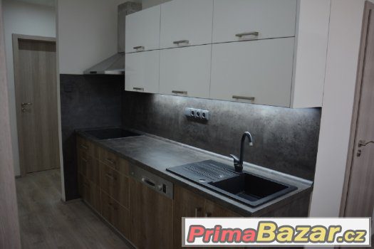 Prodej bytu 3+1 Uherský Brod, Obchodní-po nové rekonstrukci – fotografie 1