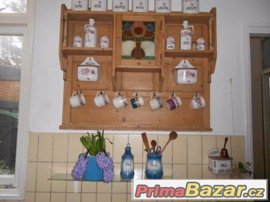 Polička do kuchyně s kořenkami – fotografie 1