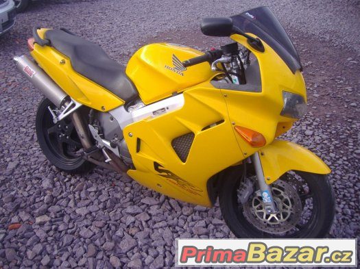 Honda VFR 800Fi – fotografie 2
