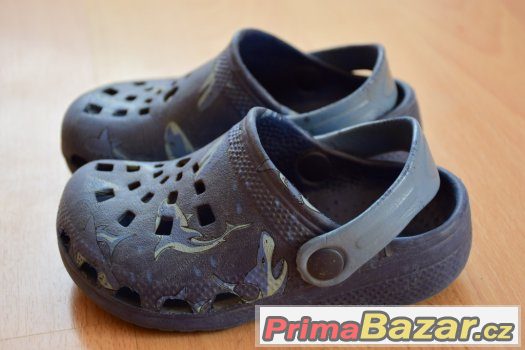 Dětské gumové nazouváky (crocs) k vodě – fotografie 1