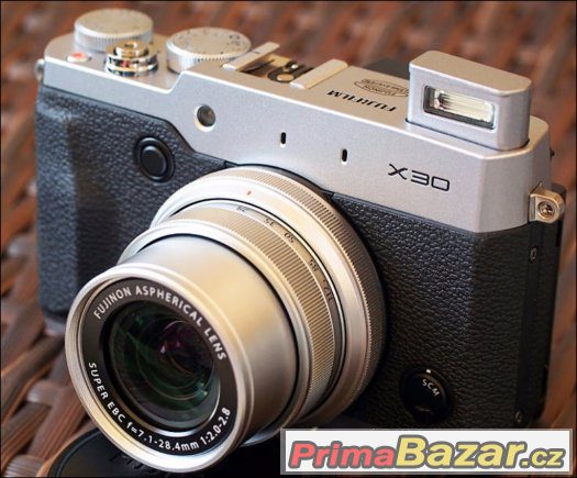 Fujifilm Finepix X30 - zamluveno – fotografie 1