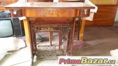 Šicí stroj Minerva + příslušenství