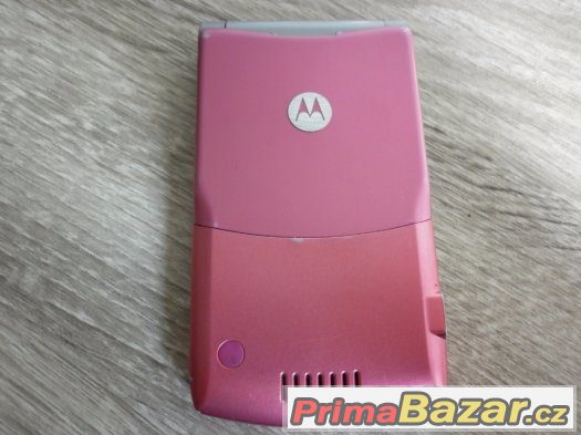 Motorola Razr V3, fialový, top stav. – fotografie 2