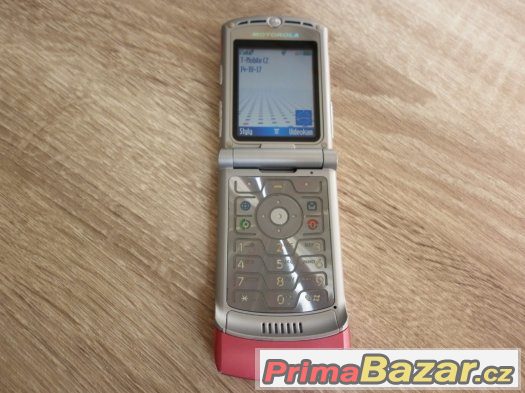 Motorola Razr V3, fialový, top stav. – fotografie 5