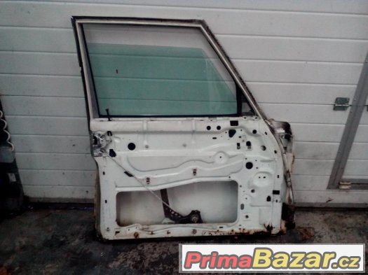 Mercedes - benz w115 levé přední dveře – fotografie 2