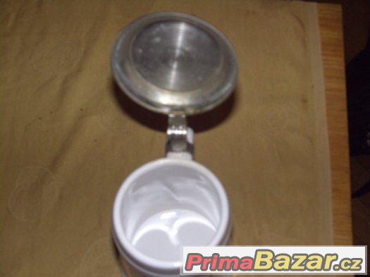Korbel na pivo z kasáren BW 0.5 l s víkem – fotografie 4