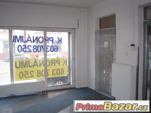 Pronajmu-obchodní prostory Ostrava -Mar. Hory 52 m2 – fotografie 1