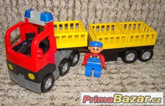 Lego Duplo Tahač s Návěsem a Korbami II – fotografie 1