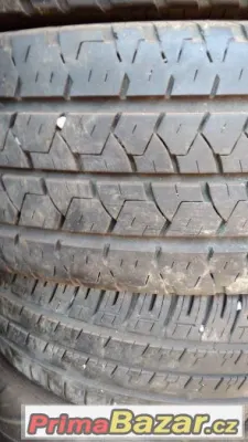 2letni pneu 215 65 16C 5mm Kus pneu za 350kc