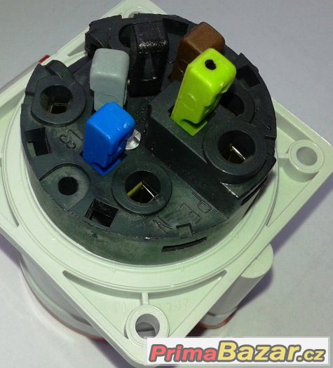 Třífázová zásuvka - 5 pólová, 32A / 400V, krytí IP 44 – fotografie 4