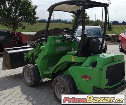 Nakladač Avant 528 AGRO – fotografie 1