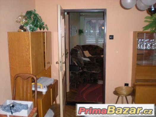 Prodej bytu 2+1 v Pardubicích - Višňovka - Benešovo nám. – fotografie 2