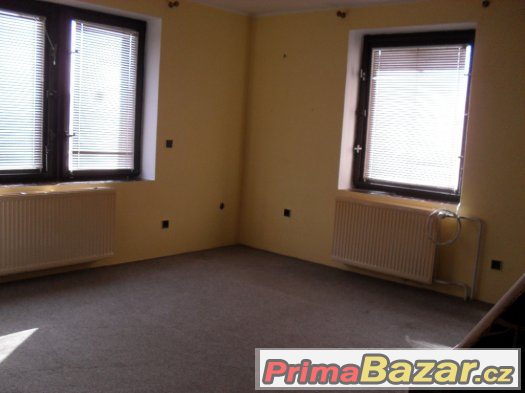 Pronájem kanceláře, 55 m2 v RD, obec Veská - Sezemice – fotografie 1
