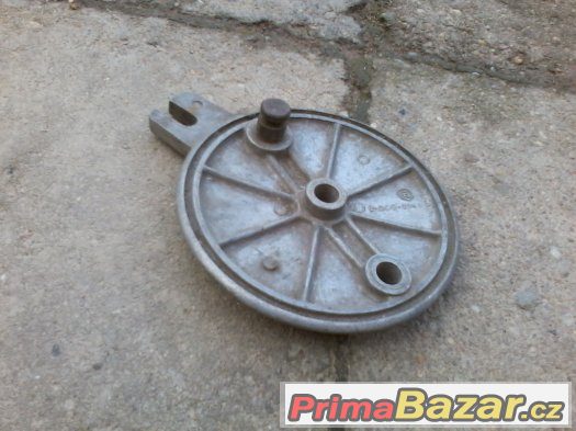 Přední brzdový štít ČZ 125B – fotografie 2