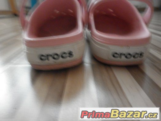 dívcí ružové pantofle Crocs – fotografie 1