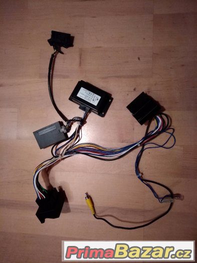 Adaptér pro OEM aktivní parkovací kameru VW – fotografie 1