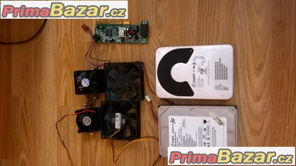 HARD DISK A VĚTRAČKY – fotografie 1