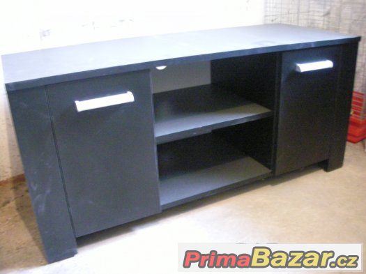 PRODÁM ČERNÝ STOLEK POD TV,ROZMĚR:d.110cm,hl.44cm,v.50cm – fotografie 2