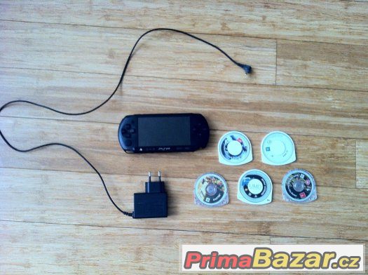 PSP Black s 5 hry – fotografie 1