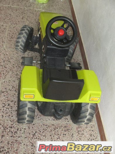 Šlapací plastový traktor, vánoční dárek – fotografie 1