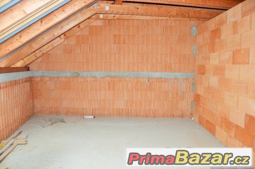 Hrušky, rodinný dům, hrubá stavba CP 120m2, dvorek, garáž – fotografie 2