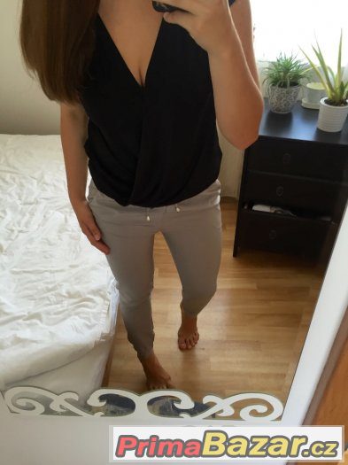 nove letni kalhoty S – fotografie 1