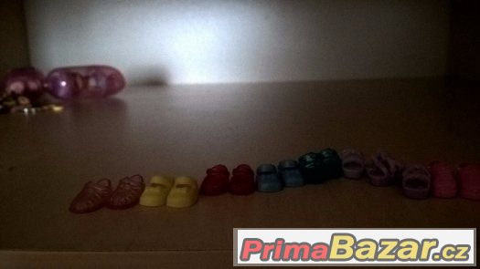 18 párů bot pro Shelly od Barbie – fotografie 3