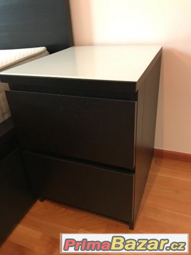 Postel s úložným prostorem + matrace, noční stolky 180x200 – fotografie 5