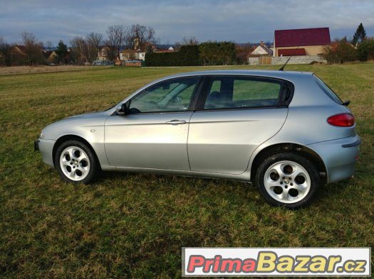 Alfa Romeo 147 1.6 16V klima,tempomat,senzory – fotografie 2
