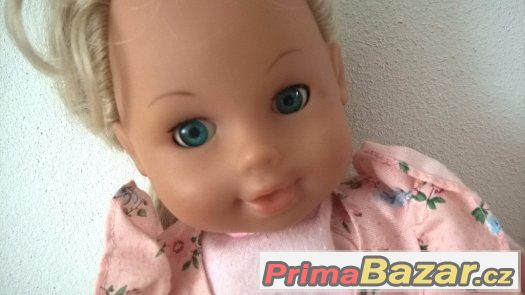 Panenka s dlouhými vlasy – fotografie 2