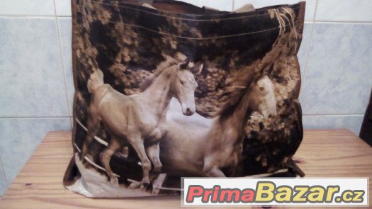 Velká prostorná taška – fotografie 1