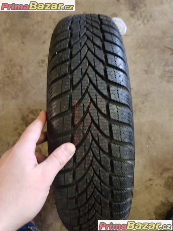 1x nova pneu jednuška maxxis presa snow 145/65 r15 72
