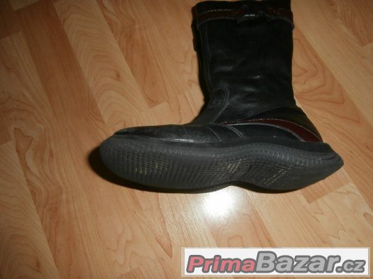 Dívčí kozačky černé, vel. 29, stélka 20cm, levně – fotografie 2