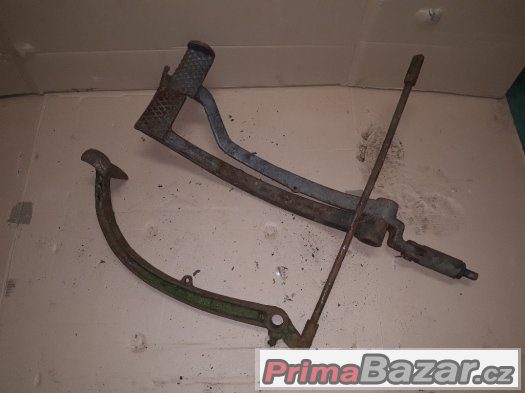 Zetor 25 N - Litinové pedály – fotografie 3