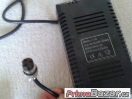 PRODAM NABIJECKU NA ELEKTROSCOOTER ELEKTRO KOLO – fotografie 1