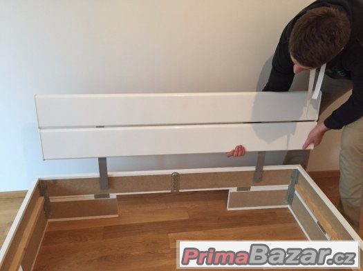 Prodam bilou postel 200 x 165 cm, vc. rostu, prip. i matrace – fotografie 4