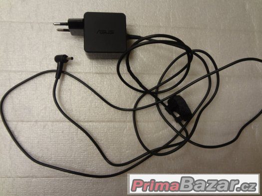 ASUS 19V 1.75A 33W nabíječka adaptér originál – fotografie 1